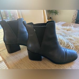Toms heeled boot, black, sz 9